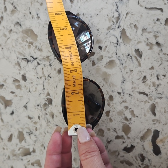 Louis Vuitton Tortoise Shell Sunglasses - Picture 8 of 9